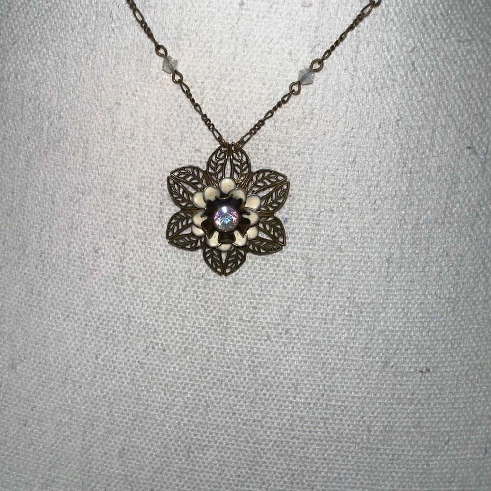 Liz Palacios SF Crystal and Enamel Flower Antiqued Brass Necklace Size 18”